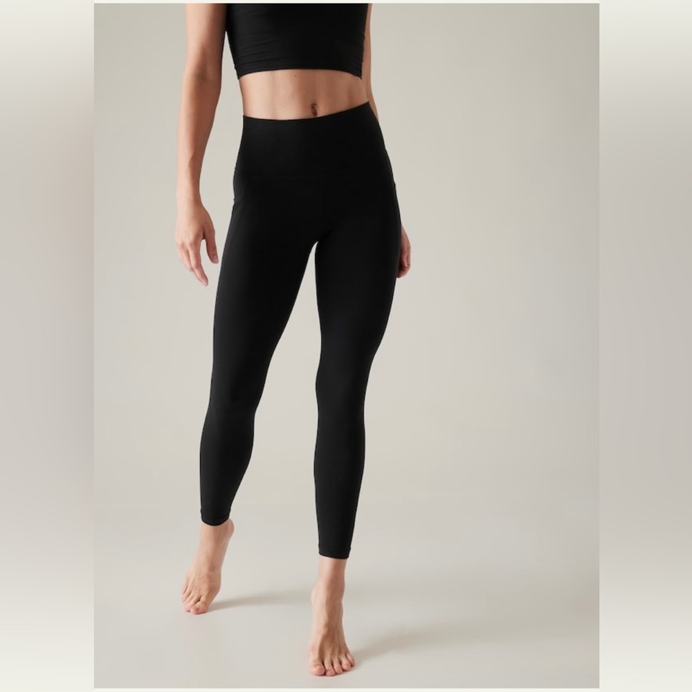 Athleta stash pocket leggings